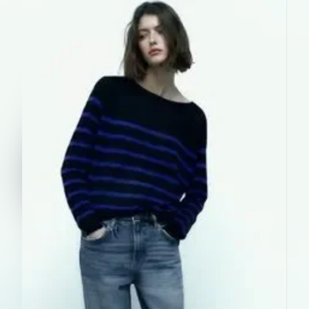 Zara Light Weight Sweater Top Large Black Blue Stripes Striped Boho Crew Neck